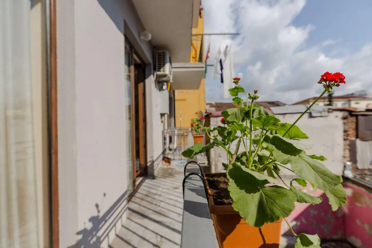 Wehost Apartment Near Piazza Batumi Georgia