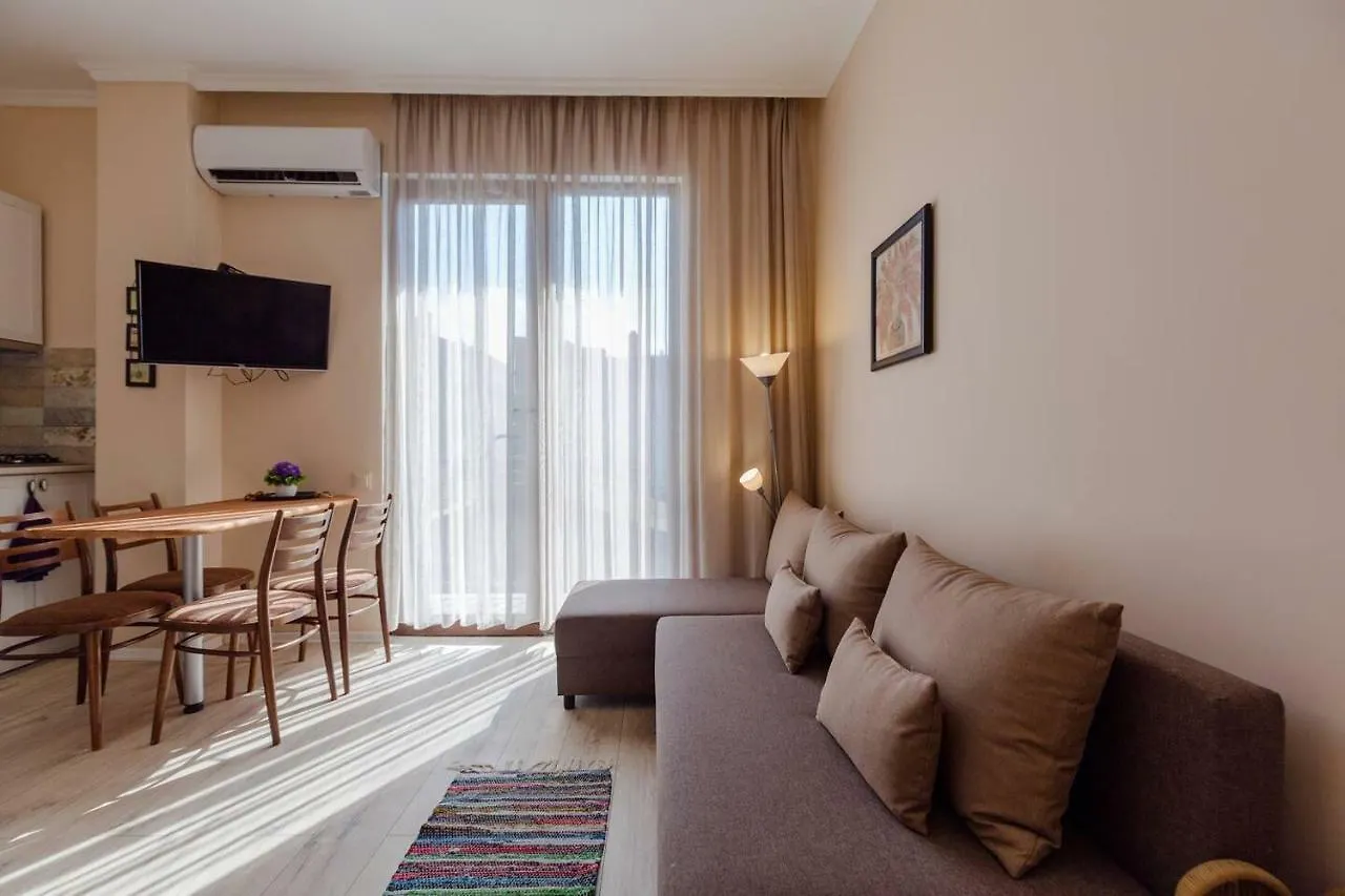 Wehost Apartment Near Piazza Batumi